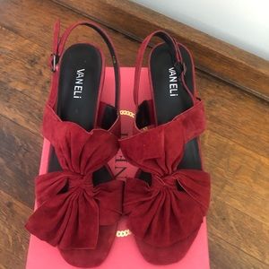 NEW  Vaneli Camry Res Suede sandals